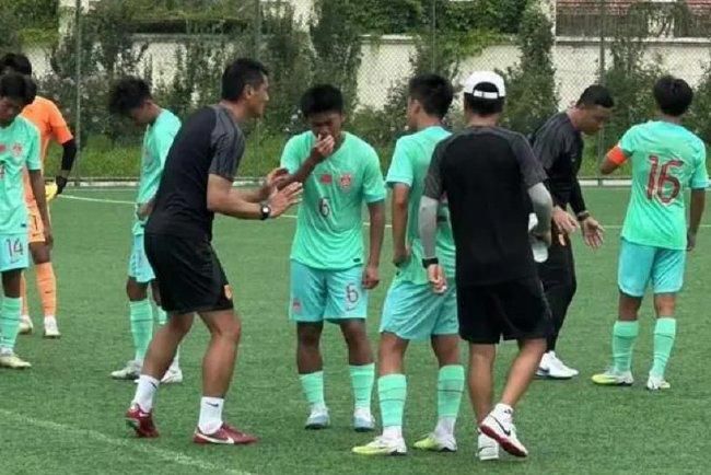 在收割观众眼泪的同时，影片也传递了用力珍惜、积极生活的生命态度，用男主角韦一航的成长和背后支撑他的家庭亲情教会我们应该如何面对失去